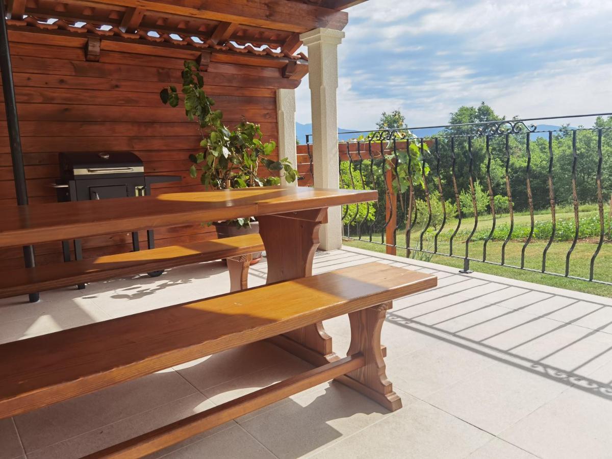 Apartment Luce Pićan Eksteriør bilde
