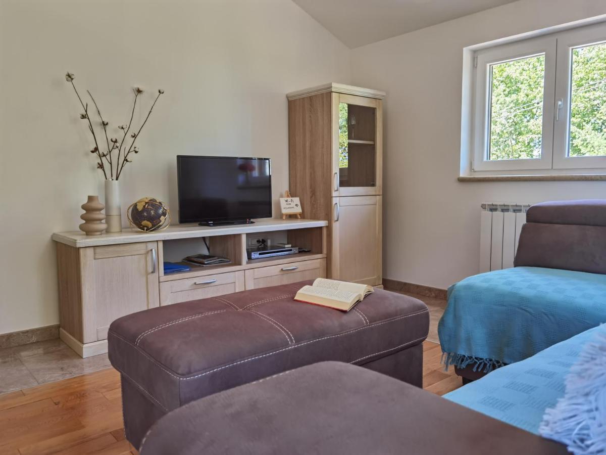 Apartment Luce Pićan Eksteriør bilde