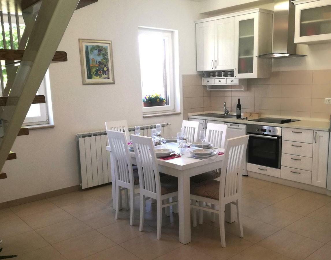 Apartment Luce Pićan Eksteriør bilde