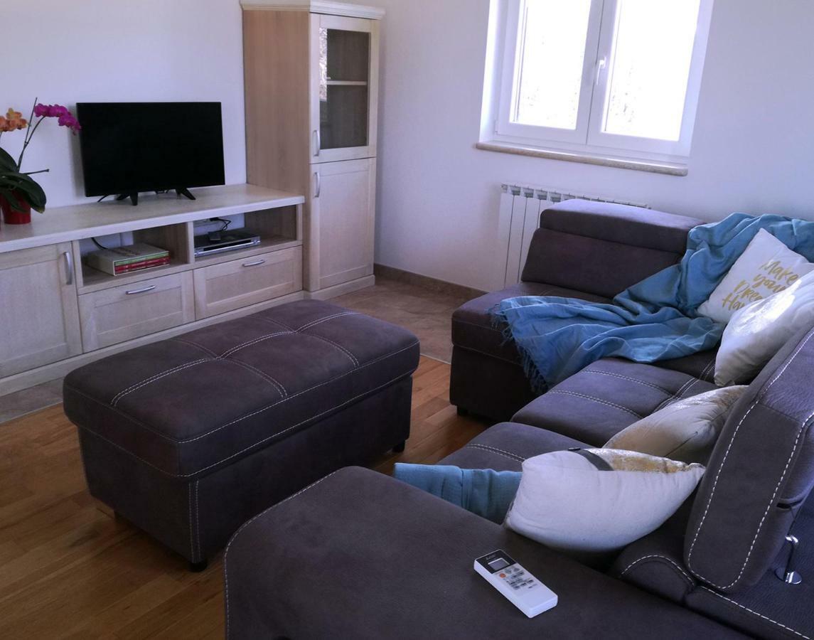 Apartment Luce Pićan Eksteriør bilde